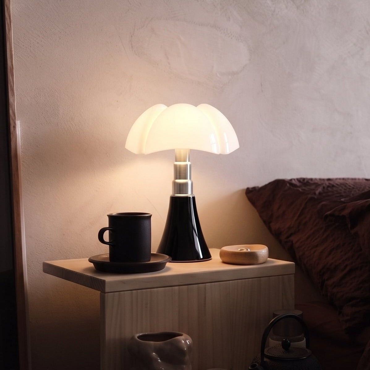 Modern Flower Table Lamp – Decorative Ambient Lighting