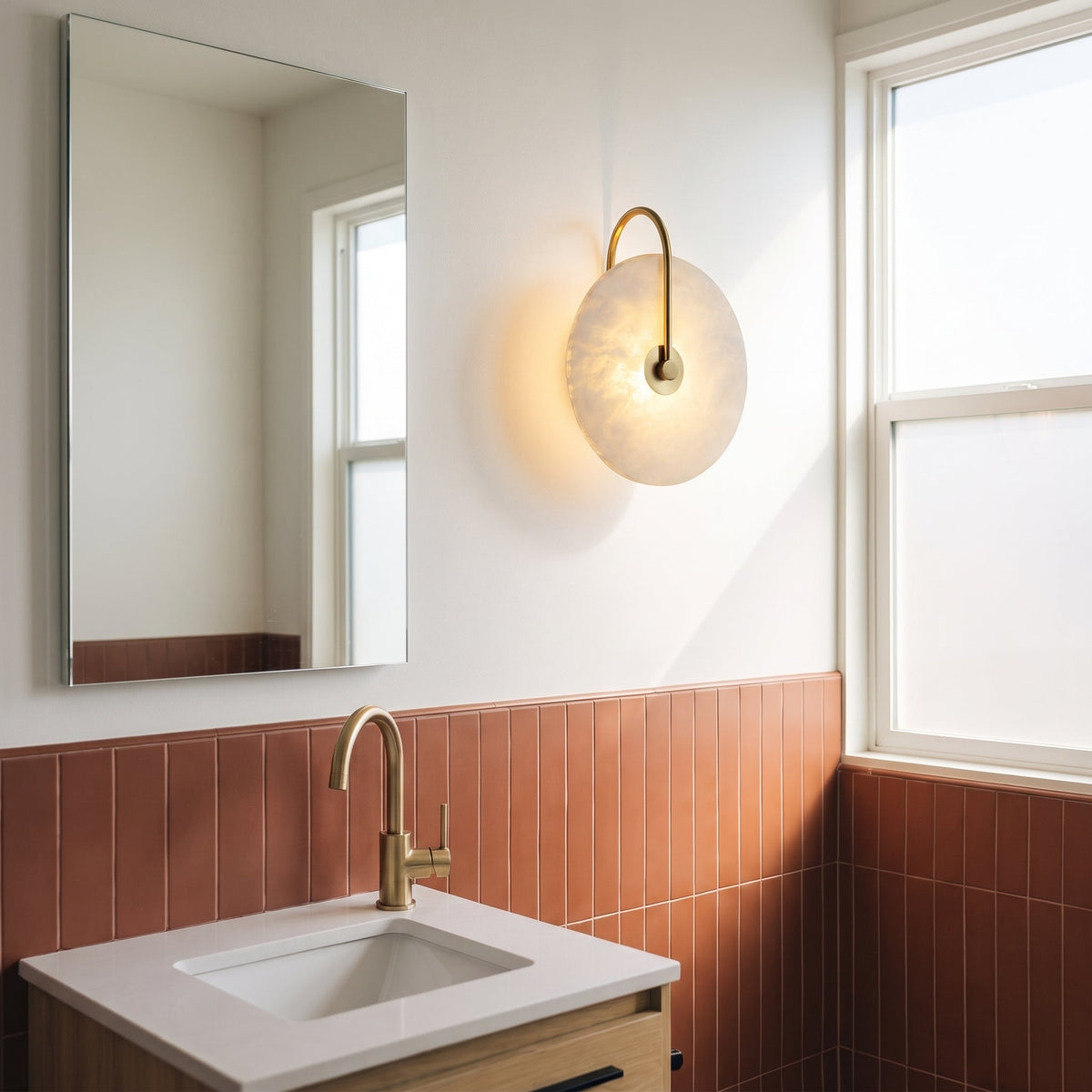 Alab Marble LED Wall Lamp – Elegant Alabaster Wall Lighting
