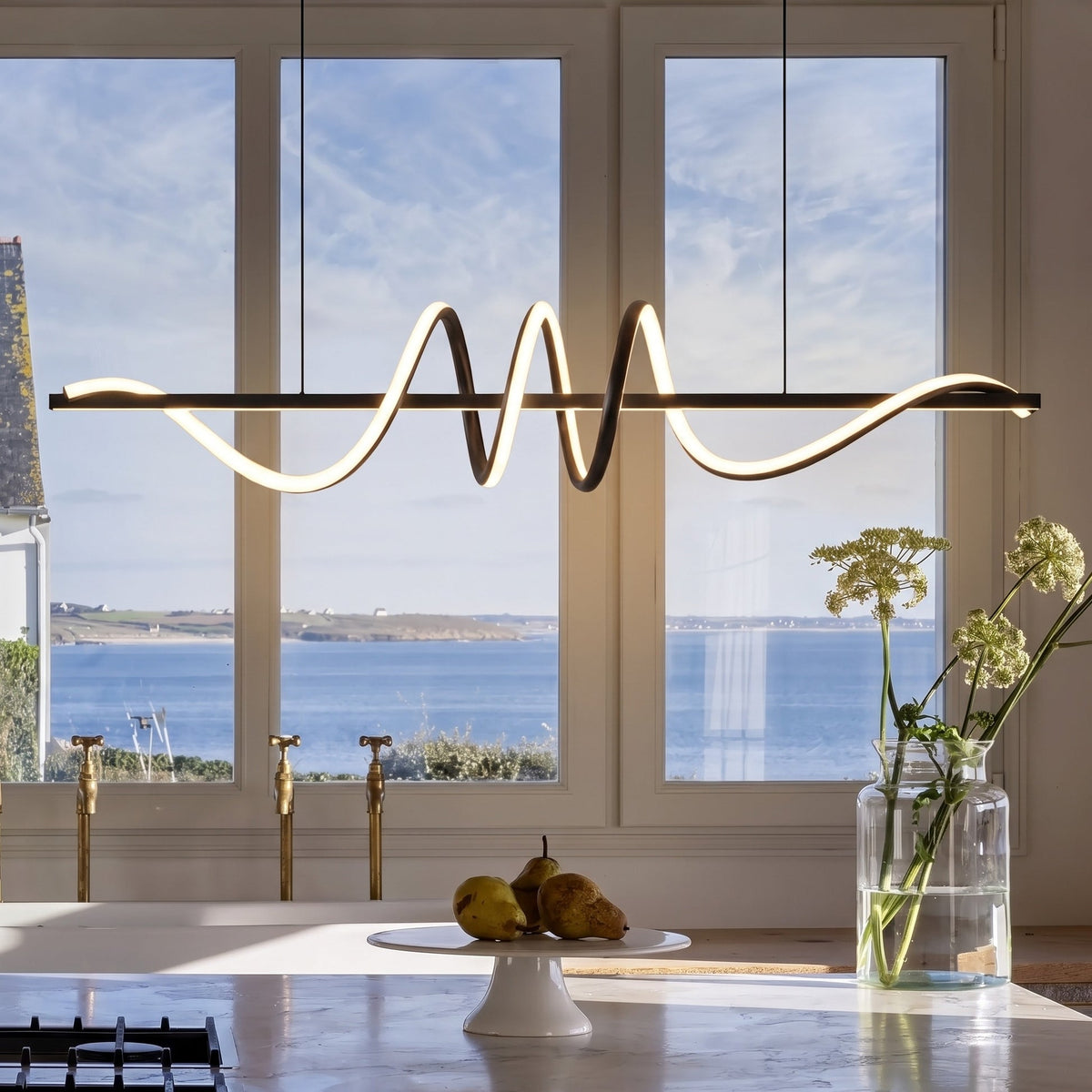 Sculptural Wave LED Pendant Light – Linear Hanging Lighting