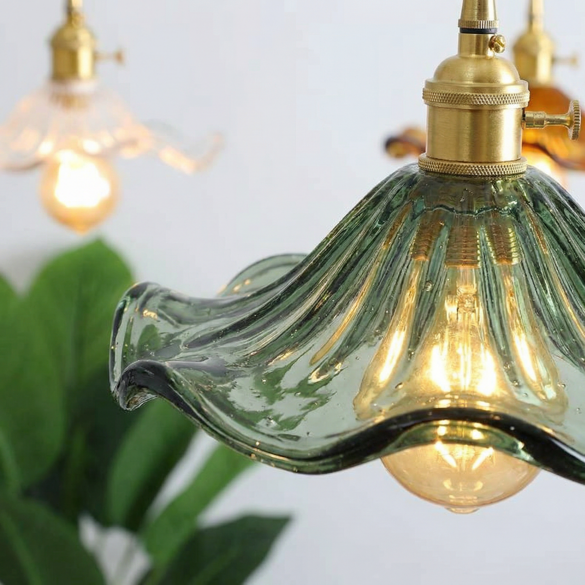 Vintage Floral Glass Pendant Light – Wavy Glass Shade Lighting