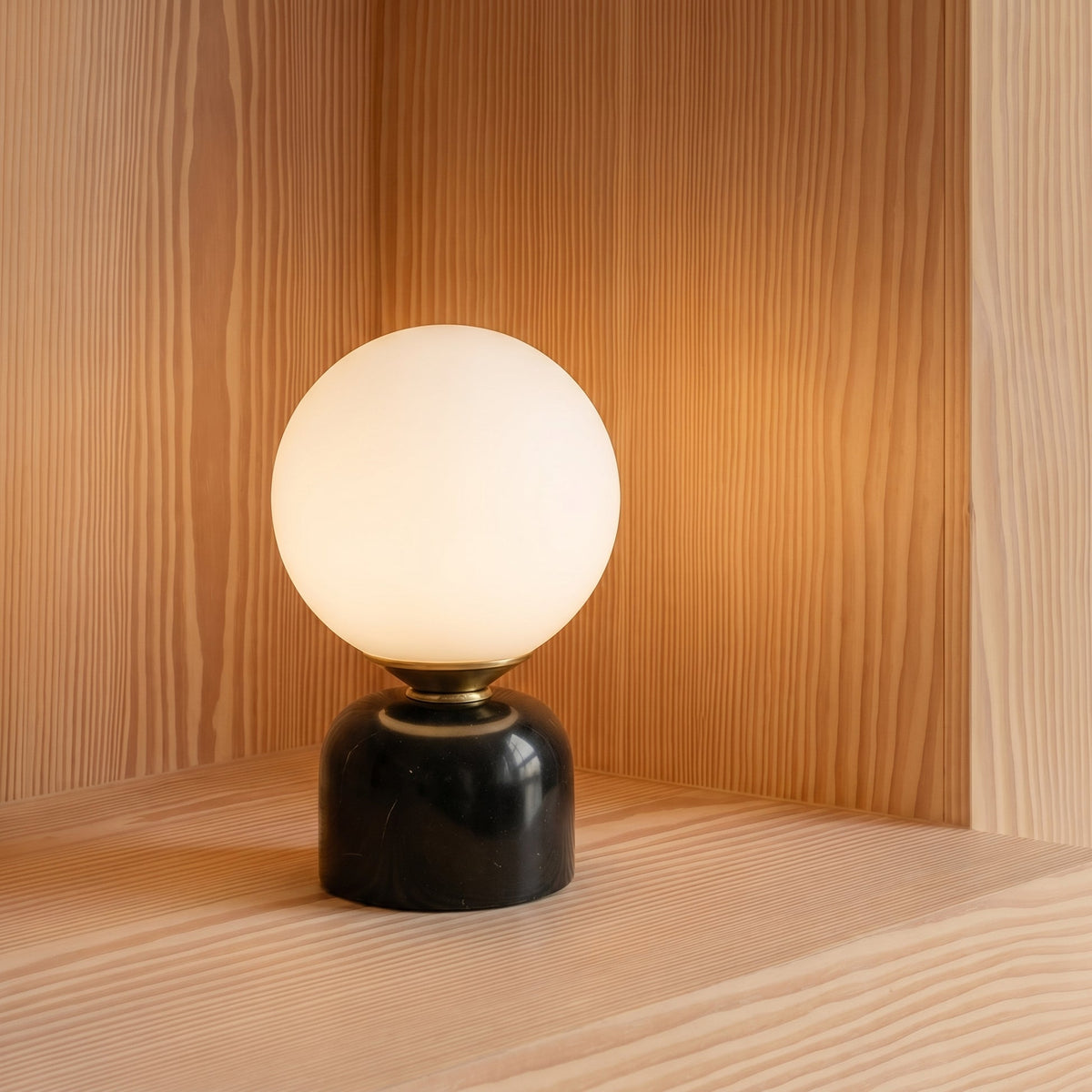 Hindsa Table Lamp – Elegant Marble and Glass Globe Lighting