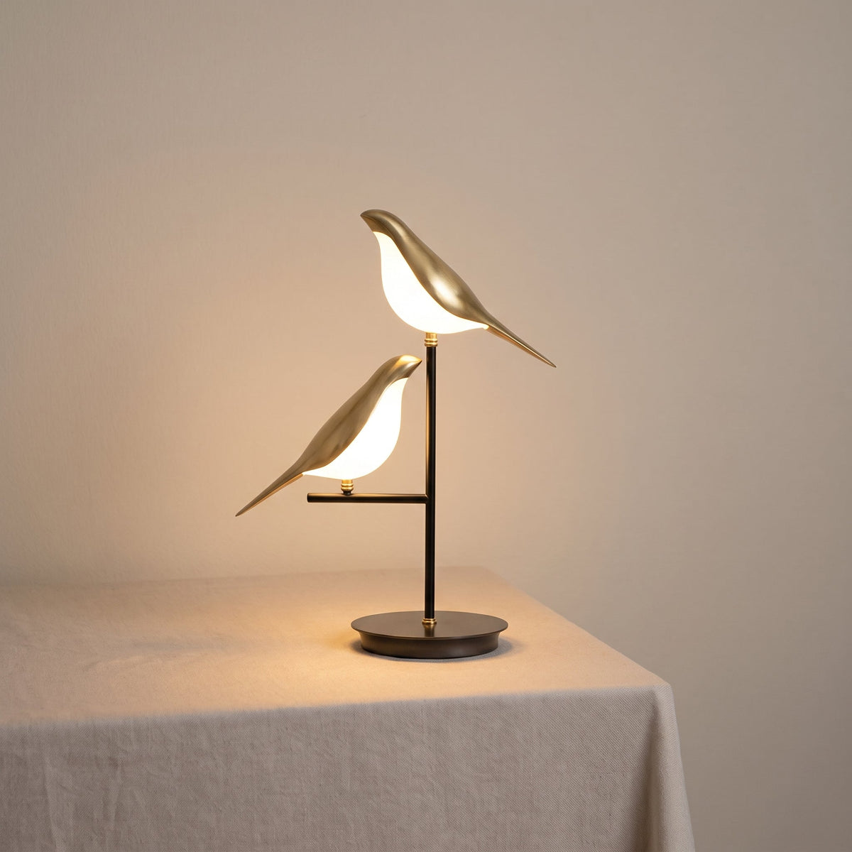 Mr. Bird Table Lamp – Elegant Modern Bird-Inspired Lighting