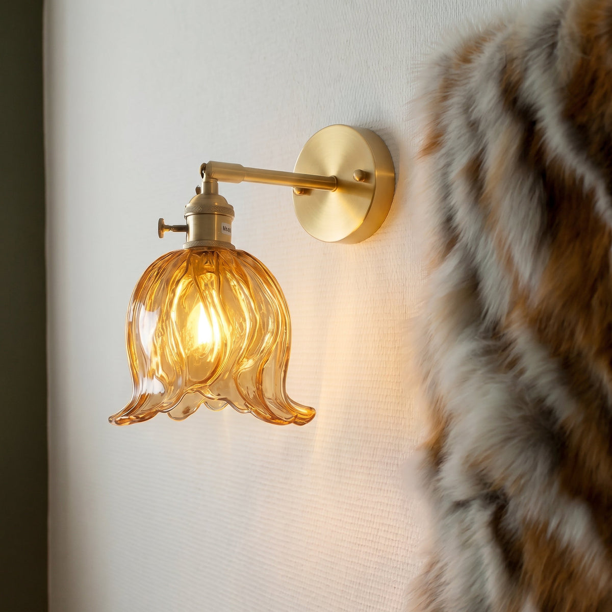 Flower Glass Wall Light – Vintage Floral Glass Lighting