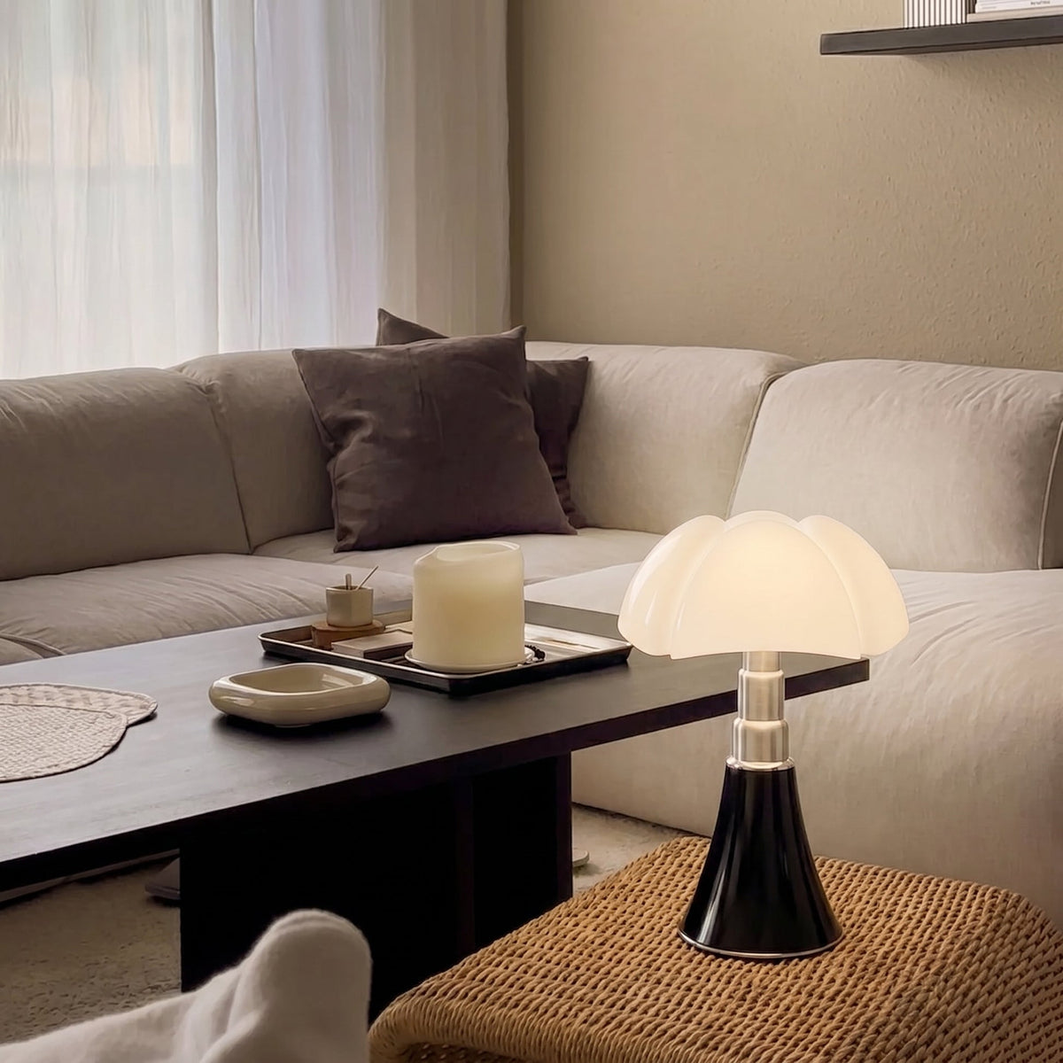 Modern Flower Table Lamp – Decorative Ambient Lighting