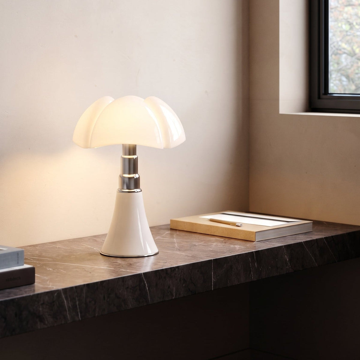 Modern Flower Table Lamp – Decorative Ambient Lighting