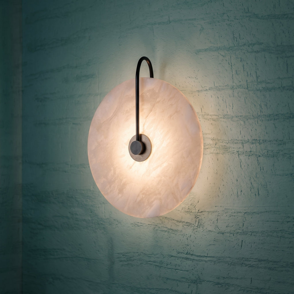 Alab Marble LED Wall Lamp – Elegant Alabaster Wall Lighting