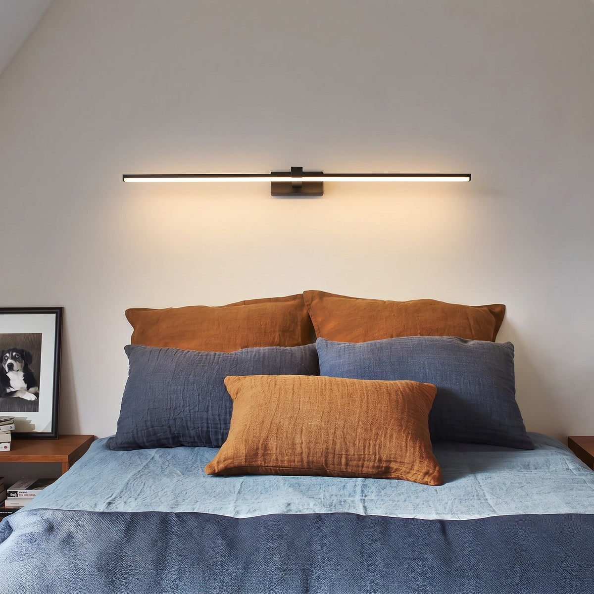 Linear LED Wall Light – Minimalist Accent Lighting