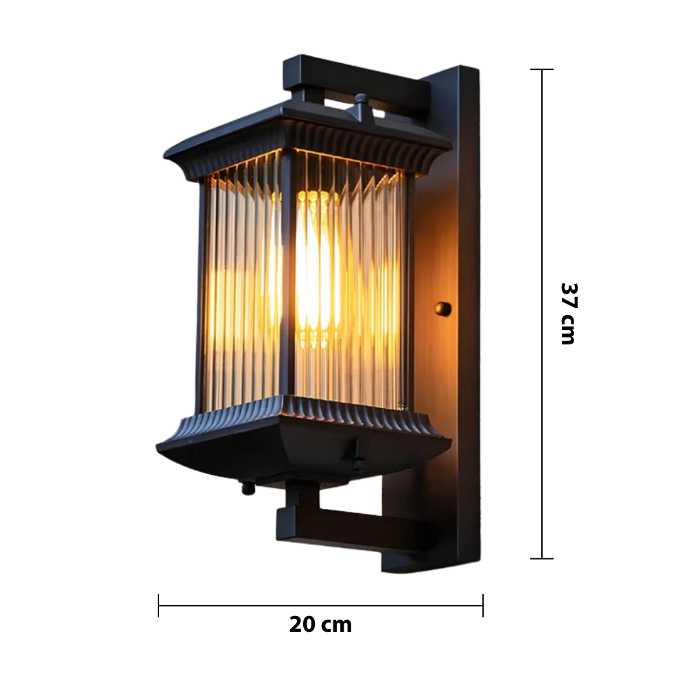 Pavo's Outdoor Wall Light – Classic Lantern Style Exterior Lighting